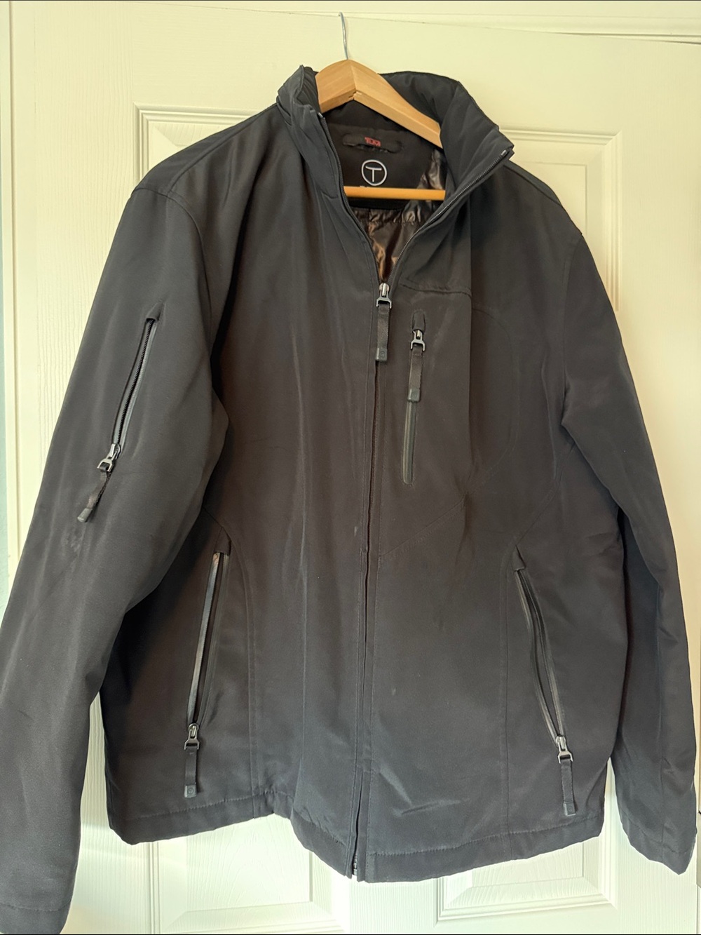 Tumi Men's Black Lightweight Shell Jacket with Zip Pockets